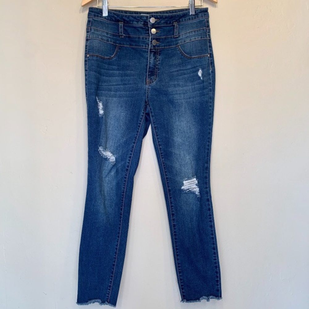 Refuge Jeans size 6 and 8 available!